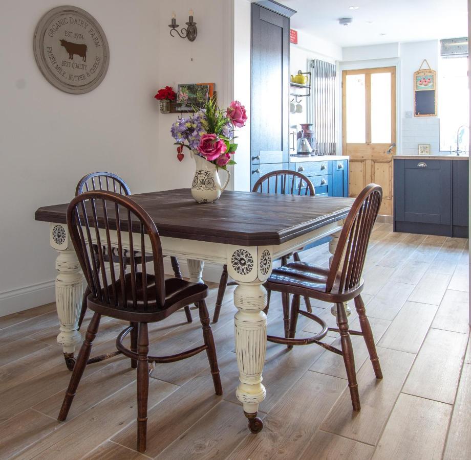 Stylish Town Centre House With Garden And Parking Opposite Villa Bury St. Edmunds Buitenkant foto
